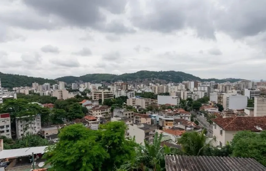 Foto 1 de Casa com 6 Quartos à venda, 230m² em Grajaú, Rio de Janeiro