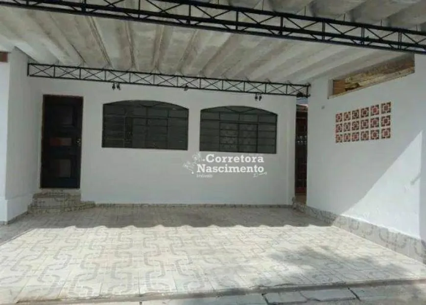 Foto 1 de Casa com 3 Quartos à venda, 220m² em Conjunto Sao Benedito, Jacareí