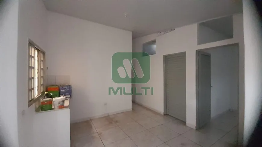 Foto 1 de Casa com 2 Quartos para alugar, 50m² em Santa Rosa, Uberlândia