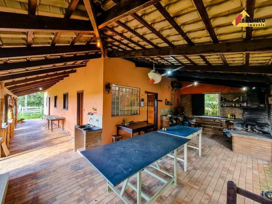 Foto 1 de Fazenda/Sítio com 4 Quartos à venda, 200m² em Area Rural de Divinopolis, Divinópolis