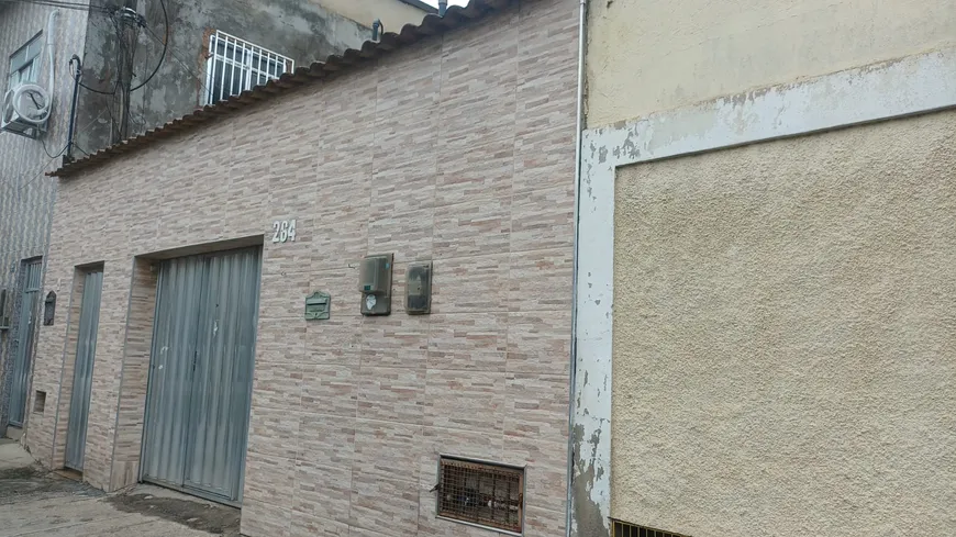 Foto 1 de Casa com 2 Quartos à venda, 70m² em Parque Alian, São João de Meriti