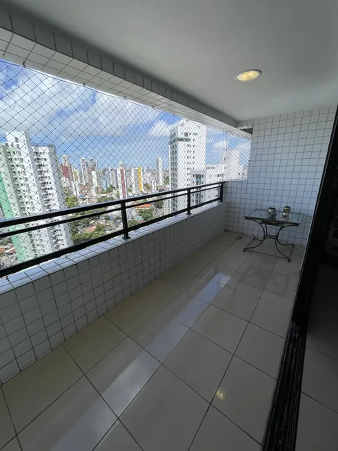 Foto 1 de Apartamento com 4 Quartos à venda, 154m² em Madalena, Recife