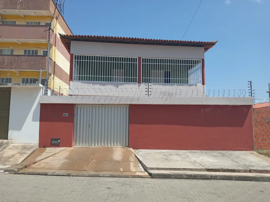 Foto 1 de Casa com 4 Quartos à venda, 180m² em Lourival Parente, Teresina