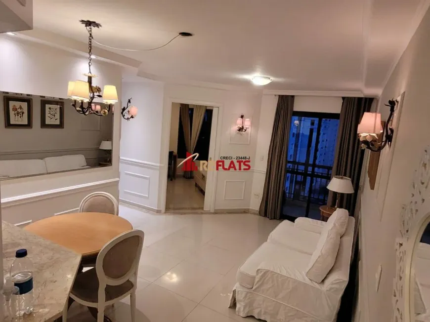 Foto 1 de Apartamento com 2 Quartos para alugar, 56m² em Moema, São Paulo