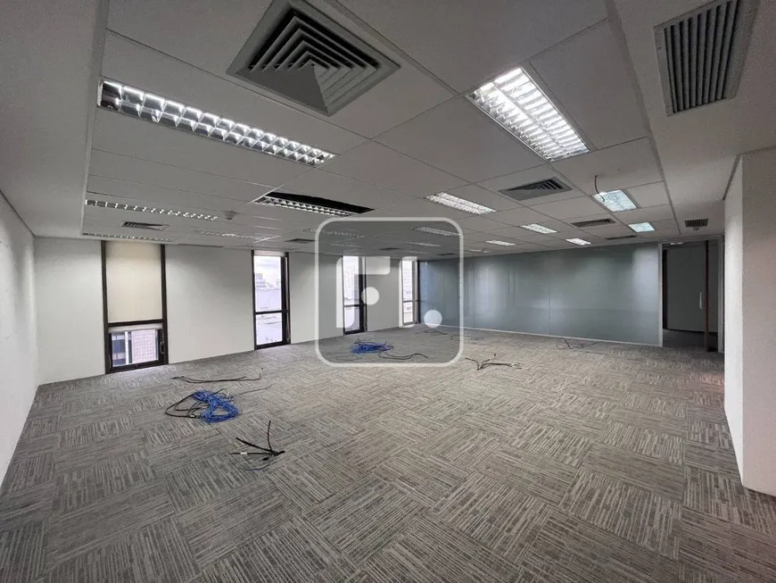 Foto 1 de Sala Comercial para alugar, 900m² em Vila Gertrudes, São Paulo