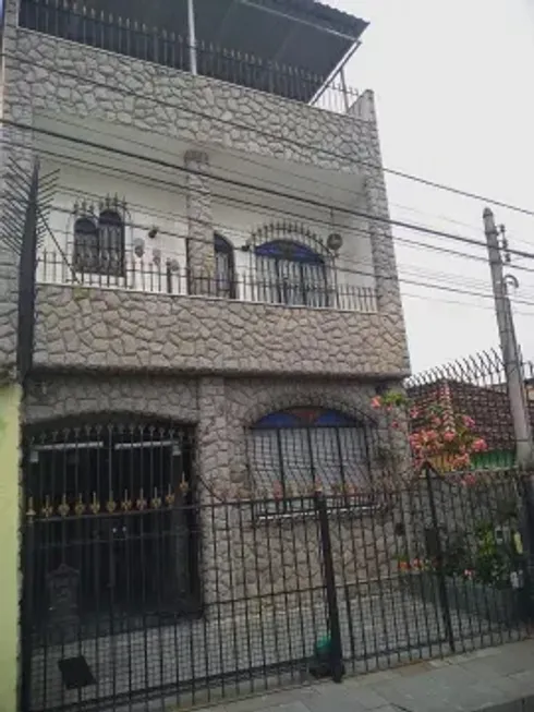 Foto 1 de Casa com 3 Quartos à venda, 280m² em Camarão, São Gonçalo