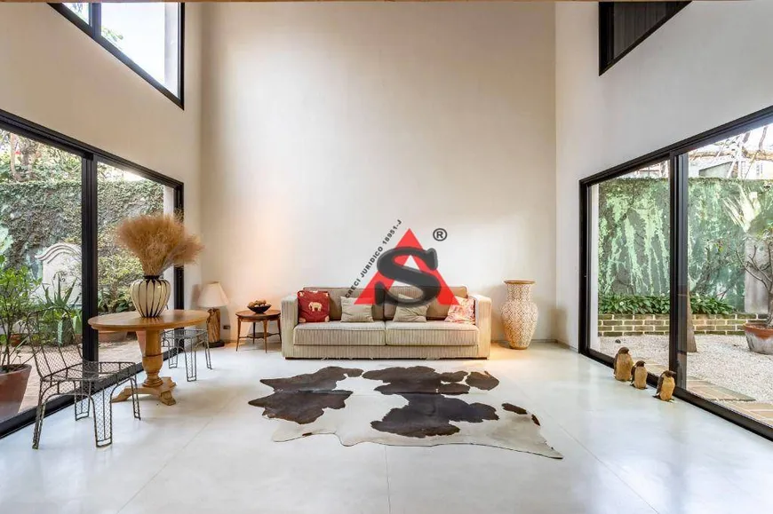 Foto 1 de Casa com 3 Quartos à venda, 493m² em Cidade Jardim, São Paulo