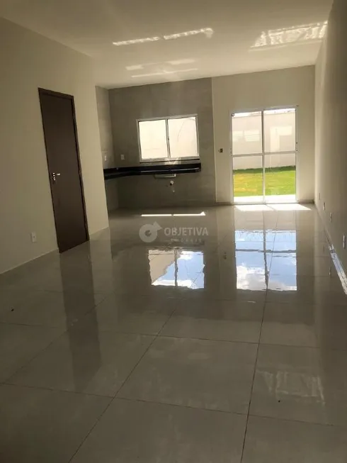 Foto 1 de Casa com 3 Quartos à venda, 98m² em Laranjeiras, Uberlândia