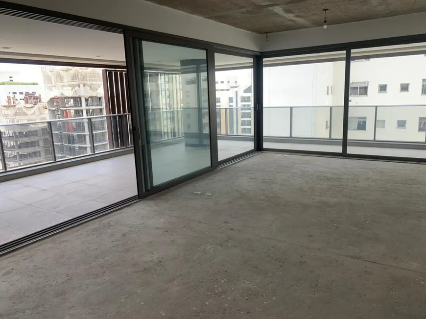 Foto 1 de Apartamento com 4 Quartos à venda, 251m² em Vila Nova Conceição, São Paulo