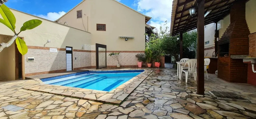 Foto 1 de Casa de Condomínio com 2 Quartos à venda, 67m² em Parque Burle, Cabo Frio
