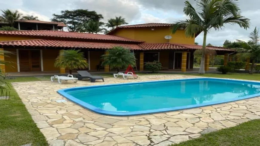 Foto 1 de Fazenda/Sítio com 3 Quartos à venda, 400m² em Parque Agrinco , Guararema