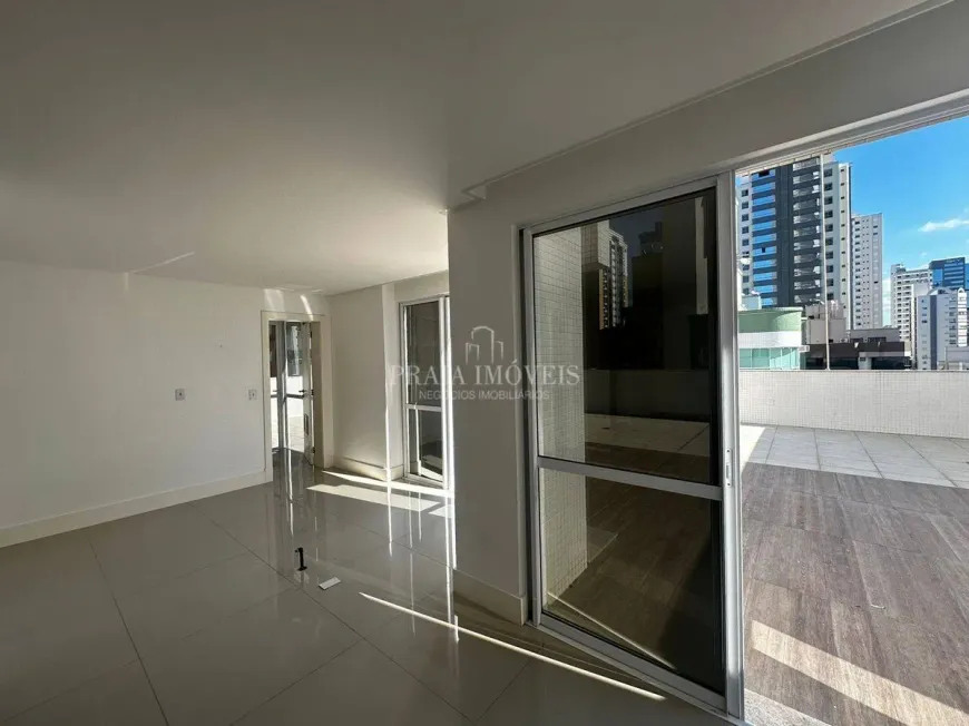 Foto 1 de Apartamento com 3 Quartos à venda, 353m² em Centro, Balneário Camboriú