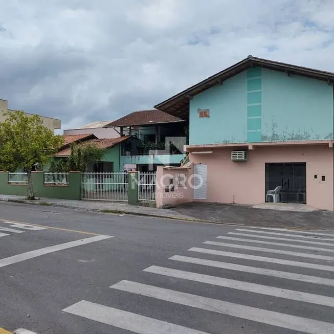 Foto 1 de Sala Comercial com 6 Quartos à venda, 339m² em Barra do Rio Cerro, Jaraguá do Sul