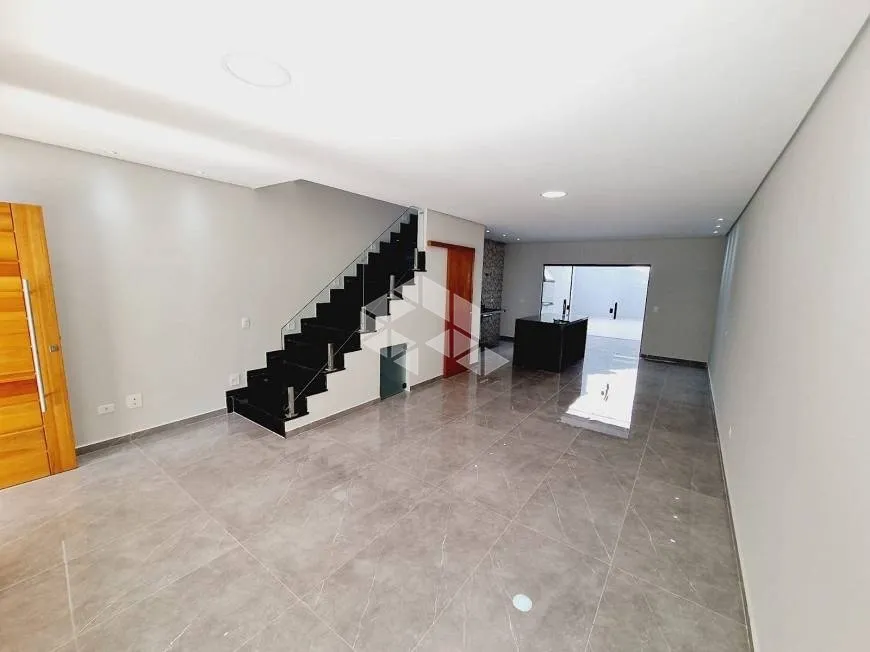 Foto 1 de Casa com 3 Quartos à venda, 180m² em Vila Carrão, São Paulo