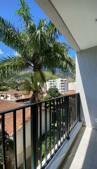 Foto 1 de Apartamento com 2 Quartos à venda, 77m² em Correas, Petrópolis