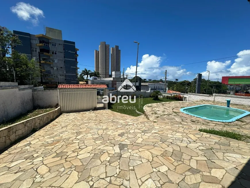 Foto 1 de Casa com 3 Quartos à venda, 240m² em Candelária, Natal