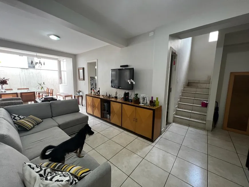 Foto 1 de Casa com 4 Quartos à venda, 140m² em Buritis, Belo Horizonte