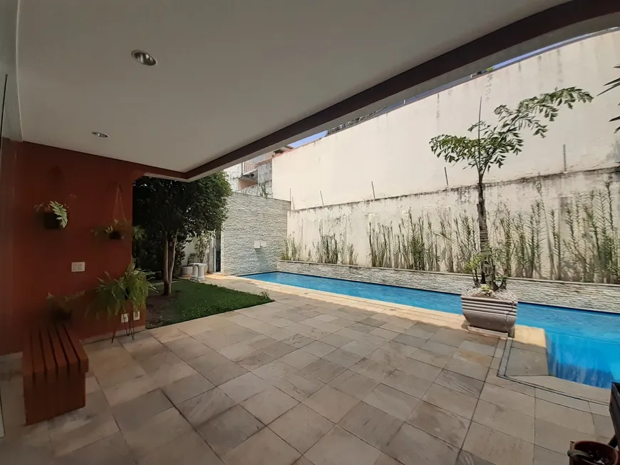 Foto 1 de Sobrado com 4 Quartos à venda, 380m² em Jardim Leonor, São Paulo