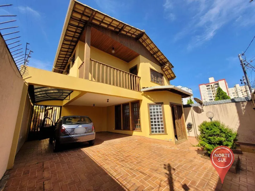 Foto 1 de Casa com 4 Quartos à venda, 222m² em Ipiranga, Belo Horizonte