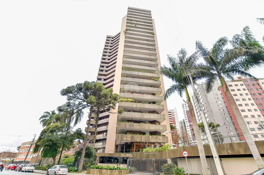 Foto 1 de Apartamento com 4 Quartos à venda, 558m² em Cabral, Curitiba