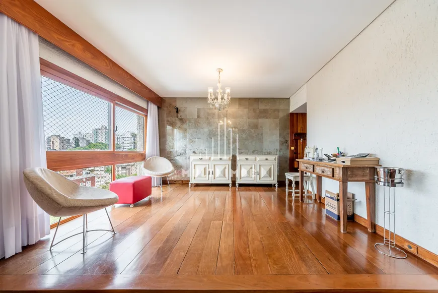 Foto 1 de Apartamento com 3 Quartos à venda, 195m² em Mont' Serrat, Porto Alegre