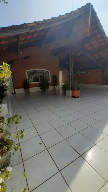 Foto 1 de Casa com 3 Quartos à venda, 120m² em Jardim Melvi, Praia Grande