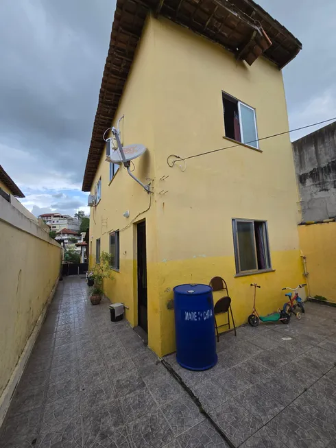 Foto 1 de Casa com 2 Quartos à venda, 150m² em Camarão, São Gonçalo