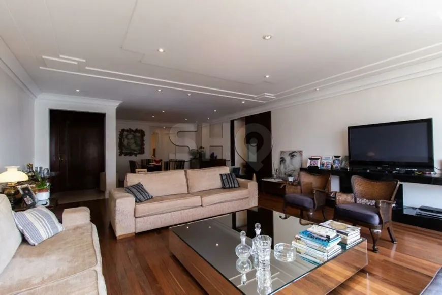 Foto 1 de Apartamento com 4 Quartos à venda, 210m² em Higienópolis, São Paulo