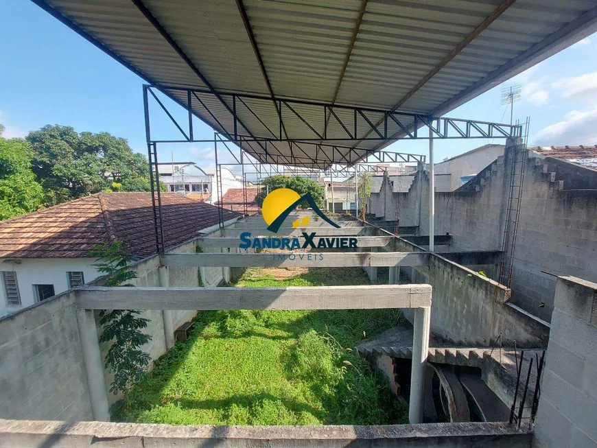 Foto 1 de Galpão/Depósito/Armazém à venda, 300m² em Campo Grande, Rio de Janeiro