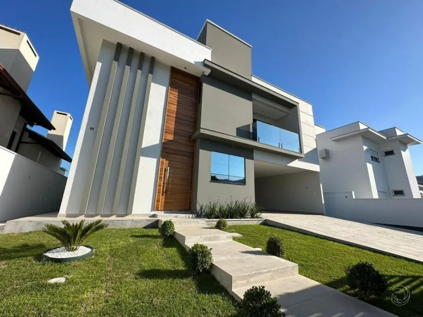 Foto 1 de Casa com 3 Quartos à venda, 272m² em São João do Rio Vermelho, Florianópolis
