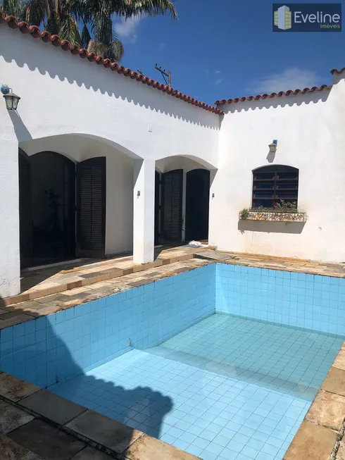 Foto 1 de Casa com 3 Quartos para alugar, 230m² em Vila Oliveira, Mogi das Cruzes