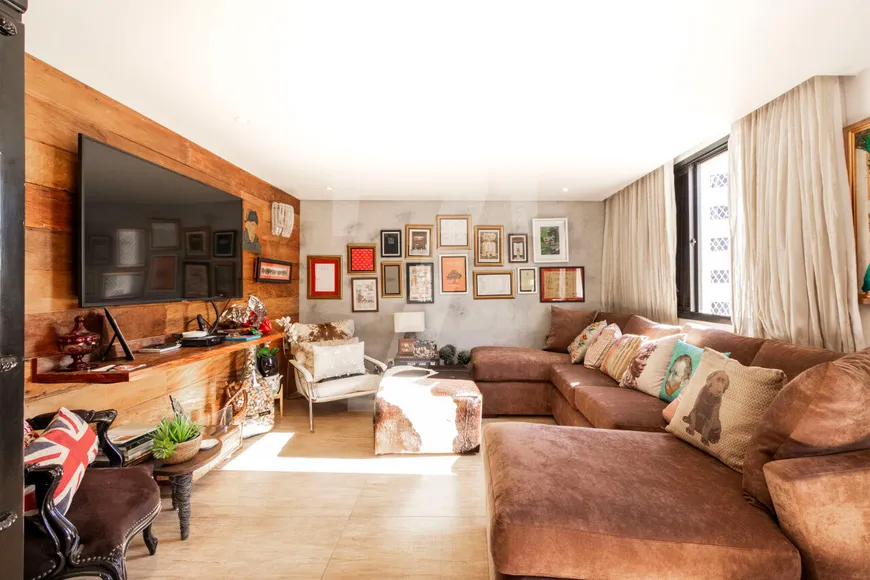 Foto 1 de Apartamento com 3 Quartos à venda, 160m² em Vila Sônia, São Paulo