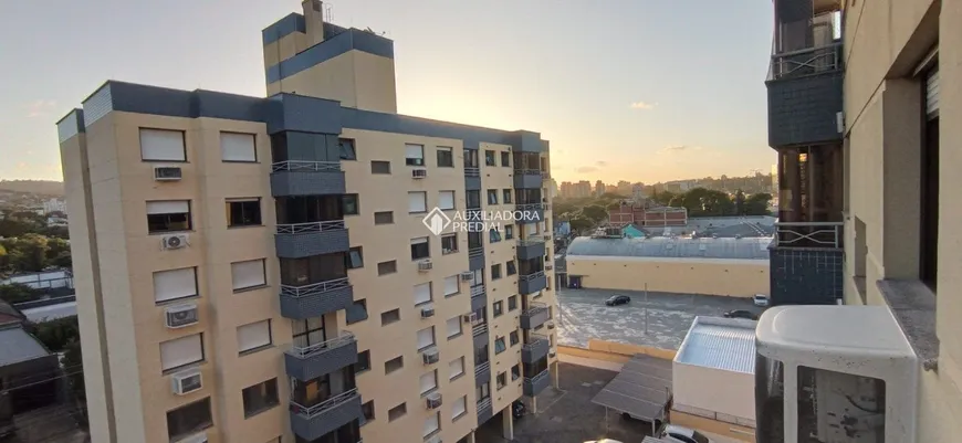 Foto 1 de Apartamento com 2 Quartos à venda, 58m² em Azenha, Porto Alegre