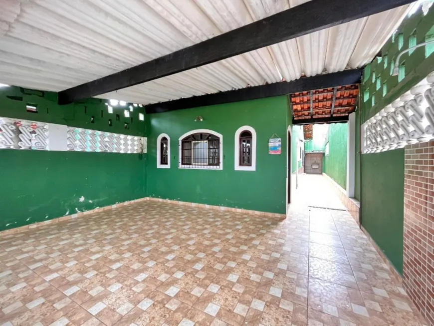 Foto 1 de Casa com 2 Quartos à venda, 60m² em Centro, Mongaguá