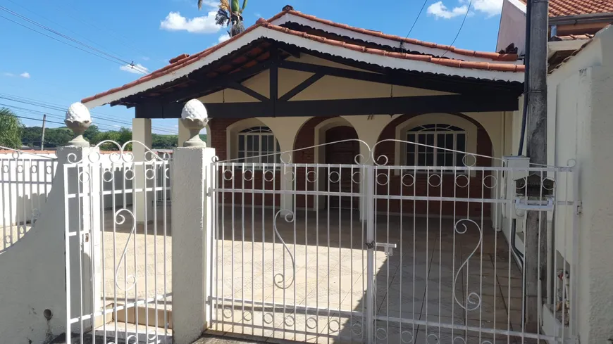 Foto 1 de Casa com 3 Quartos para alugar, 130m² em Centro, Jarinu