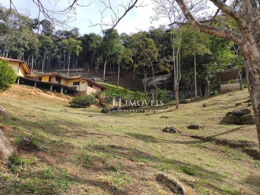 Foto 1 de Fazenda/Sítio com 4 Quartos à venda, 210m² em Vale das Videiras, Petrópolis