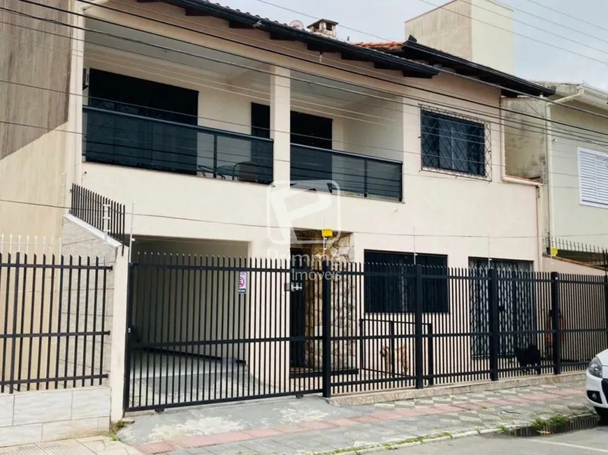 Foto 1 de Casa com 3 Quartos à venda, 253m² em Centro, Balneário Camboriú