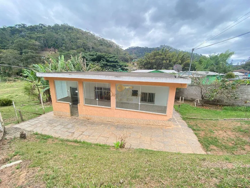 Foto 1 de Casa com 2 Quartos à venda, 1538m² em Pessegueiros, Teresópolis