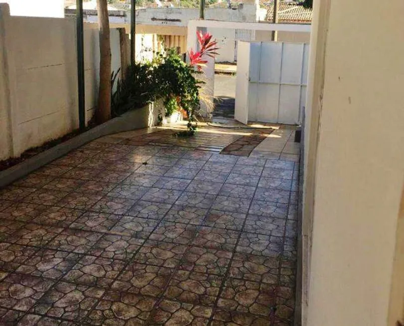 Foto 1 de Casa com 3 Quartos à venda, 170m² em Daniel Fonseca, Uberlândia