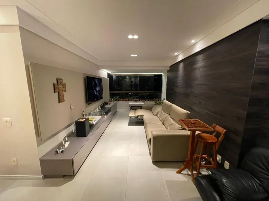 Foto 1 de Apartamento com 4 Quartos à venda, 136m² em Madalena, Recife
