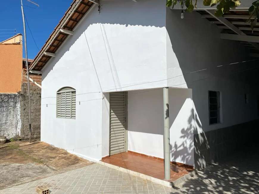 Foto 1 de Casa com 3 Quartos à venda, 150m² em Setor Urias Magalhães, Goiânia