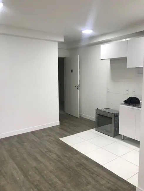 Foto 1 de Apartamento com 2 Quartos para alugar, 50m² em Vila Eldizia, Santo André