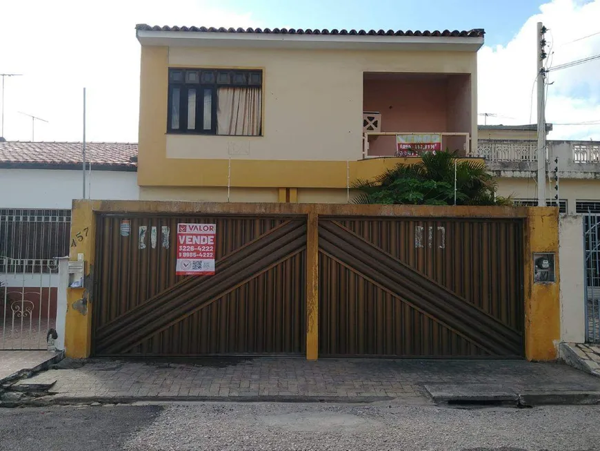 Foto 1 de Casa com 4 Quartos à venda, 700m² em Treze de Julho, Aracaju