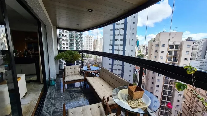 Foto 1 de Apartamento com 3 Quartos à venda, 190m² em Moema, São Paulo