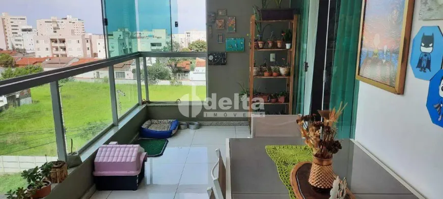 Foto 1 de Apartamento com 4 Quartos à venda, 104m² em Santa Mônica, Uberlândia