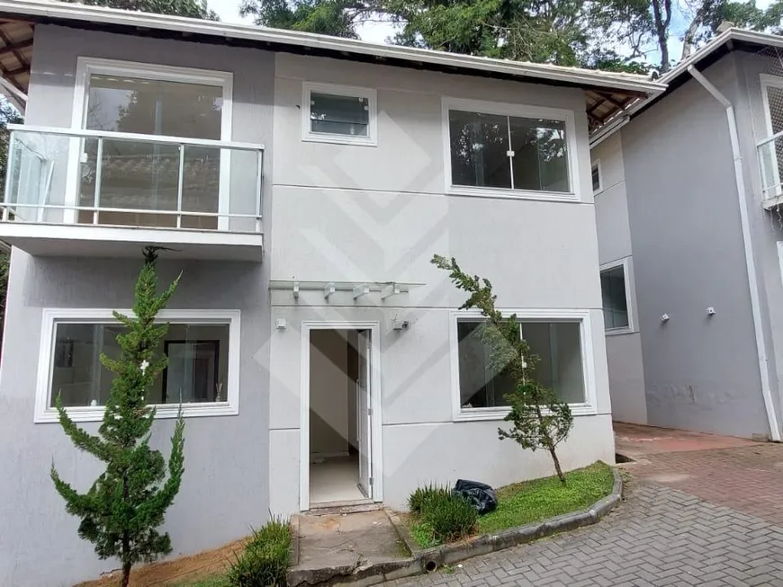 Foto 1 de Casa de Condomínio com 2 Quartos para alugar, 70m² em Varginha, Nova Friburgo