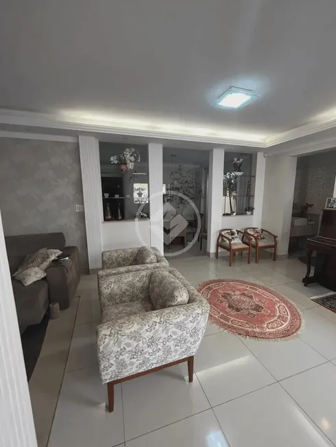 Foto 1 de Casa com 4 Quartos à venda, 325m² em Umuarama, Uberlândia