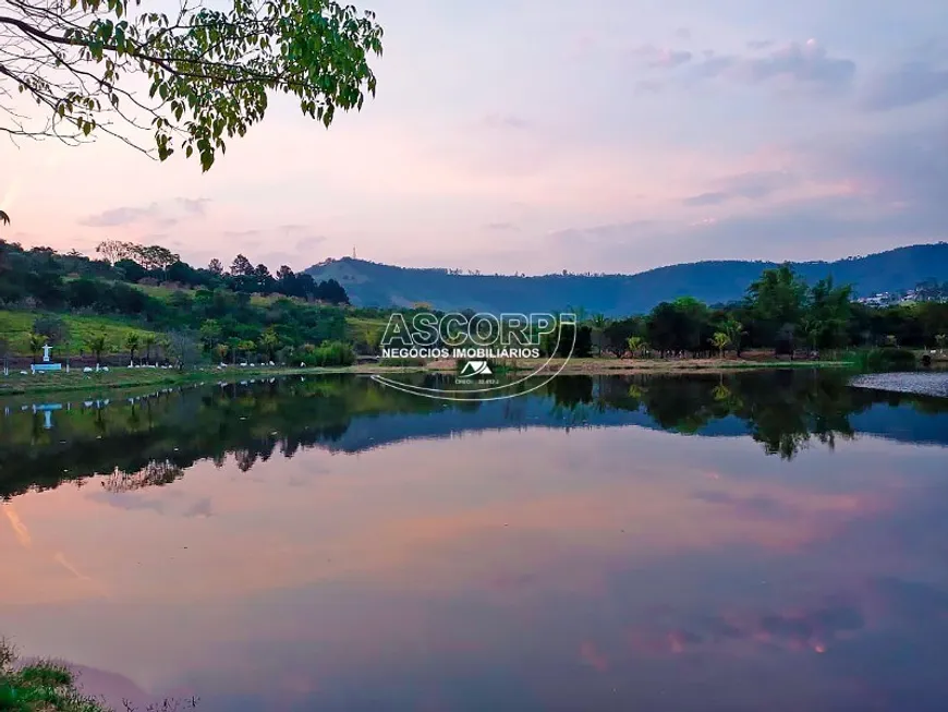 Foto 1 de Fazenda/Sítio com 30 Quartos à venda, 1600m² em Novo Horizonte, São Pedro