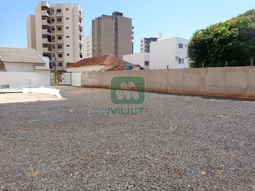 Foto 1 de Lote/Terreno com 1 Quarto à venda, 704m² em Martins, Uberlândia