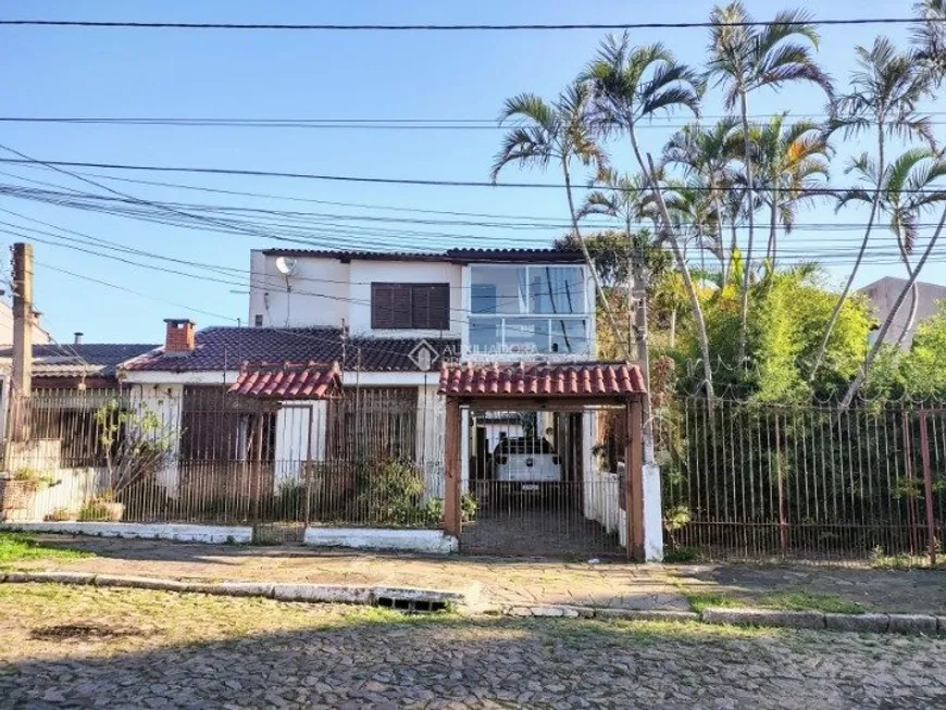 Foto 1 de Casa com 6 Quartos à venda, 294m² em Nonoai, Porto Alegre